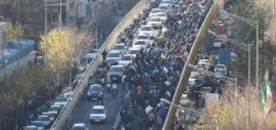 إيران تلوّح برد «استباقي» للتهديدات الخارجية مع تمدد الاحتجاجات