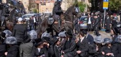 احتجاجات إيران تختبر توازن السلطة