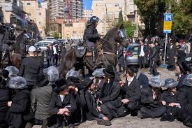 احتجاجات إيران تختبر توازن السلطة