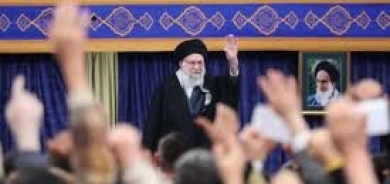 الاحتجاجات تشتد في إيران... وخامنئي يلوّح بالقوة