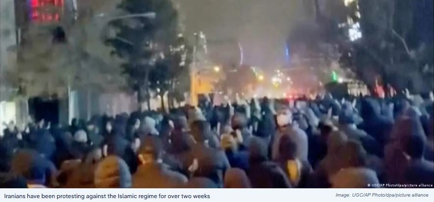 Iran Enters Third Week of Unrest as Crackdown Intensifies; Tehran Warns U.S., Israel