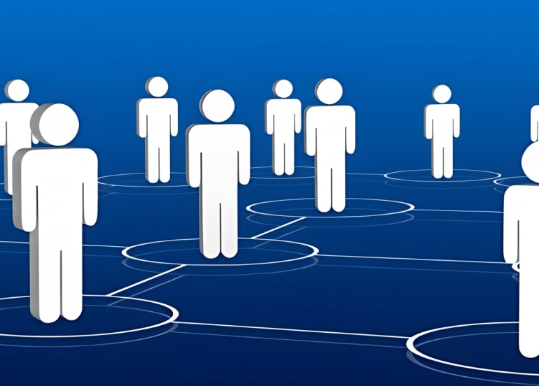 كاریگەری سۆشیال میدیا لەسەر پەرتەوازە بوونی خێزان