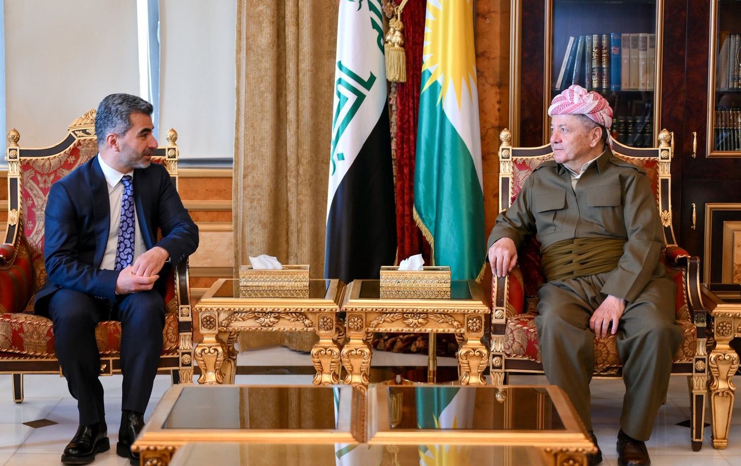 ســـەرۆک مەسعود بارزانی لە پیرمام پێشوازی لە شاندێکی دەستەی بەڕێوەبەرایەتیی یانەی وەرزشیی ئامەدسپۆر کرد