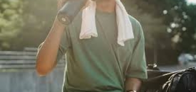 لماذا تظهر رائحة العرق الكريهة؟ وما أفضل طرق علاجها؟