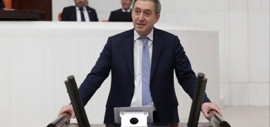 Hevserokê DEM Partiyê ji rayedarên Tirkiyê re: Ji bo Xezeyê hêsiran dibarînin û bo Helebê çepikan lê didin, ji ber ku kurdin