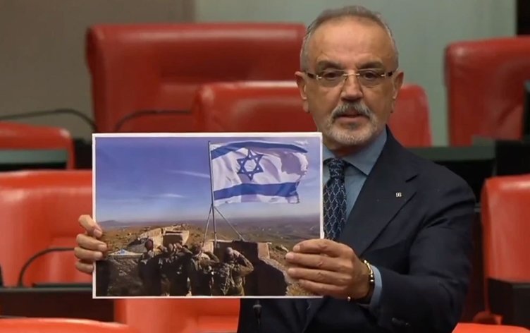 Sakik: Alaya Îsraîlê li Sûriyeyê ye lê hûn Kurdan bi sîyonîzmê tohmetbar dikin