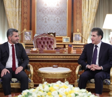 نێچيرڤان بارزانى، سه‌رۆكى هه‌رێمى كوردستان، پێشوازیى له‌ ده‌سته‌ى به‌ڕێوه‌به‌رى كۆمه‌ڵه‌ى ئامه‌دسپۆر كرد.