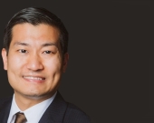 Dr. Sean Yom, pisporê siyaseta berawurdkarî û têkiliyên navneteweyî yên Rojhilata Navîn ji bo Gulan: Girîng e Herêma Kurdistanê têkiliyeke zelal li ser bingeha serweriya yasayê bi Bexdayê re ava bike