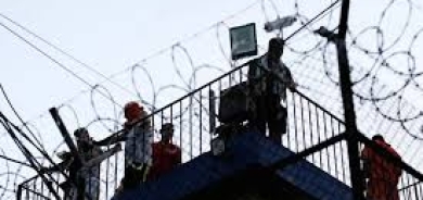 غواتيمالا: سجناء يحتجزون 46 رهينة في 3 سجون