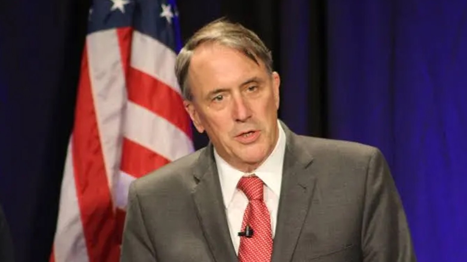 Galbraith: Divê mafên Kurdan û pêkhateyên Sûriyê di destûrê de bên destnîşankirin