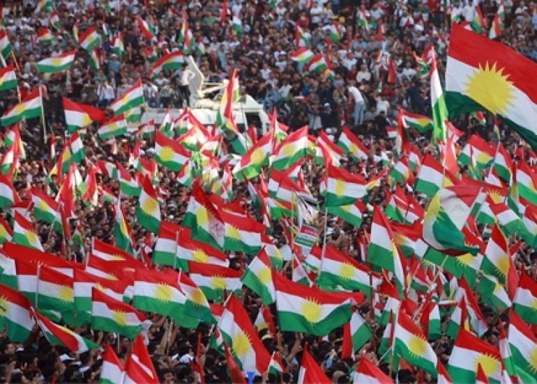 Gotara Nasyonalîzmê: Dîroka Niha ya Bîra Neteweyî û Nîştimanî