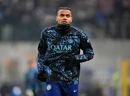 أكانجي مدافع إنتر: آرسنال ليس الأفضل في أوروبا