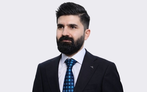 پارادایمی کوردی لە نێوان چنگی شێر و فێڵی ڕێویدا: خوێندنەوەیەکی فەلسەفەی مێژوویی بۆ دۆخی ڕۆژئاڤا