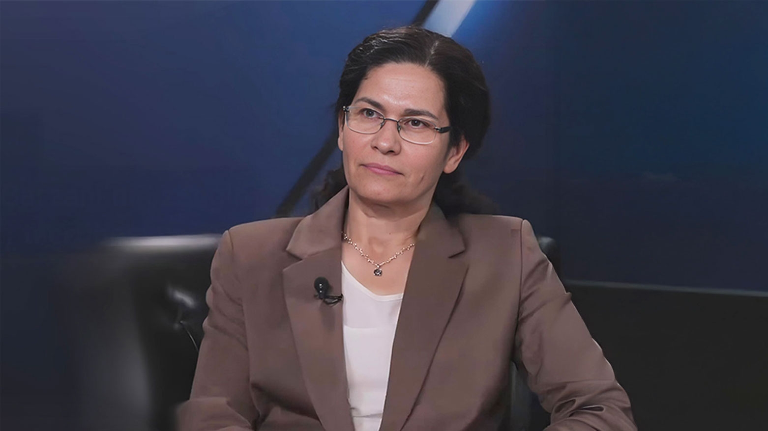 إلهام أحمد تحمّل واشنطن مسؤولية قانونية وأخلاقية عن أمن سجن داعش