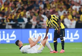 كانتي... عودة إلى «البريميرليغ» أم محطة أوروبية جديدة؟