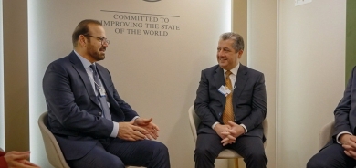 Mesrûr Barzanî û Wezîrê Karûbarên Encumena Wezîran a Îmaratê li ser pêşxistina şiyana rêveberî gotebêj kirin