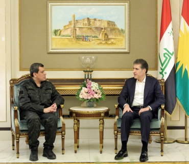 نێچيرڤان بارزانى، سه‌رۆكى هه‌رێمى كوردستان، پێشوازيى له‌ مه‌زڵووم عه‌بدى، فه‌رمانده‌ى هێزه‌کانی سووریای دیموکرات (هەسەدە) و شاندێكى ياوه‌رى كرد.