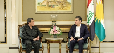 نێچيرڤان بارزانى، سه‌رۆكى هه‌رێمى كوردستان، پێشوازيى له‌ مه‌زڵووم عه‌بدى، فه‌رمانده‌ى هێزه‌کانی سووریای دیموکرات (هەسەدە) و شاندێكى ياوه‌رى كرد.