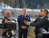 سەرۆكی حكومەت: لە داڤۆس، هەوڵماندا پشتیوانییەکی نێودەوڵەتیی بەهێز بەدەستبهێنین بۆ کۆتاییهێنان بە شەڕ و ڕێزگرتن لە مافەکانی گەلی و گشت پێکهاتەکانی سووریا