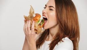 6 أسباب تجعلك تشعر بالجوع أكثر في الطقس البارد