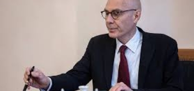 ترمب يحرك «لينكولن»... ويضغط على طهران