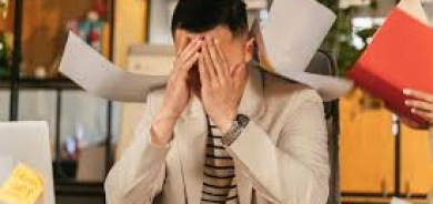 لماذا تشعر بالإرهاق المستمر؟ 12 سبباً محتملاً