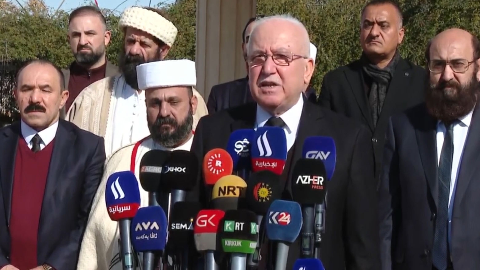 أمير الإيزيديين: نعلن دعمنا للكورد في غرب كوردستان