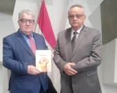 پەرتووکی مسعود بارزانی پیاوی ئاشتی پێشکەش بە پەرتوکخانەی ئەسکەندەریە کرا