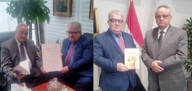 إهداء كتاب الرئيس مسعود بارزاني رجل السلام إلى مكتبة الإسكندرية