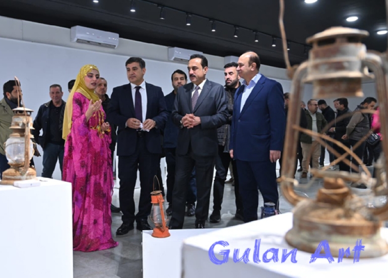 سارا كەرەم پێشانگەیەكی تایبەتی ئینستلەیشنی بەناونیشانی(درۆ) كردەوە