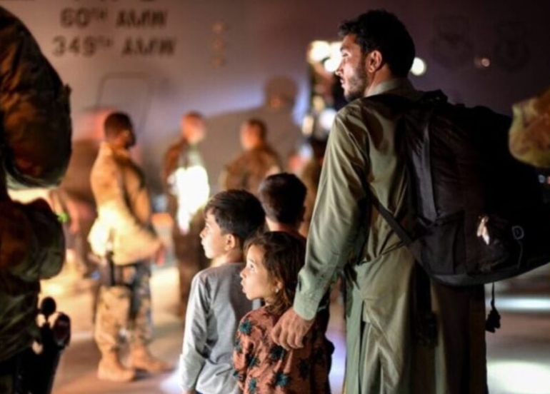 ئیسپانیا مافی پەنابەری دەداتە 50 هەزار کۆچبەری نایاسایی