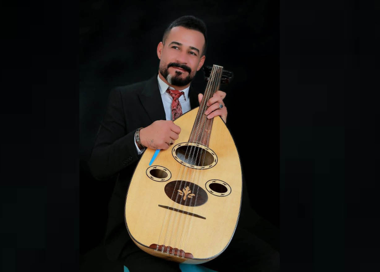 شيشار أسود يطلق أحدث أعماله الغنائية ويُهديها لكوردستان سوريا