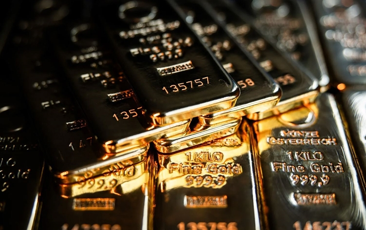 Bihayê zêr ji nişka ve daket: Onsek ji 5,600 dolarî daket 4,894 dolaran