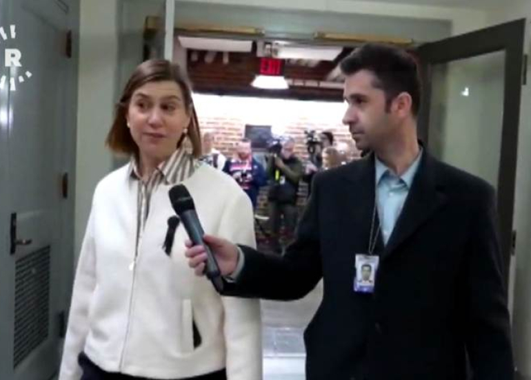 Senator Slotkin: Em dixwazin hevkarên me yên li Sûriyeyê şer nekin