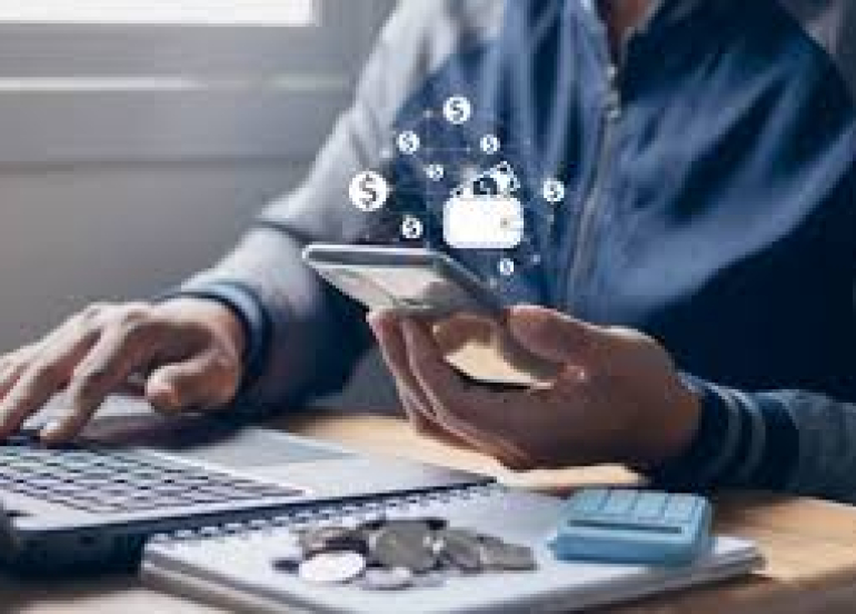 الذكاء الاصطناعي في العمل المصرفي… هل يتحول من أداة مساعدة إلى بنية أساسية؟