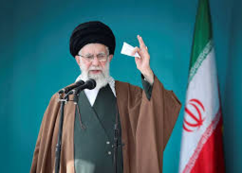 خامنئي يحذر من «حرب إقليمية» إذا هاجمت أميركا إيران