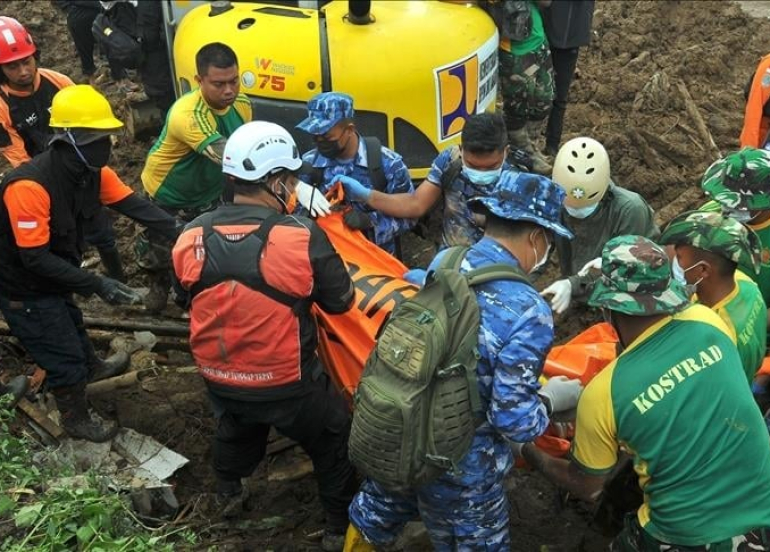 ژمارەی گیانلەدەستدان بەهۆی زەوی لەرزینەکەی ئەندەنوسیا بۆ ٧٠ کەس بەرزبووەوە