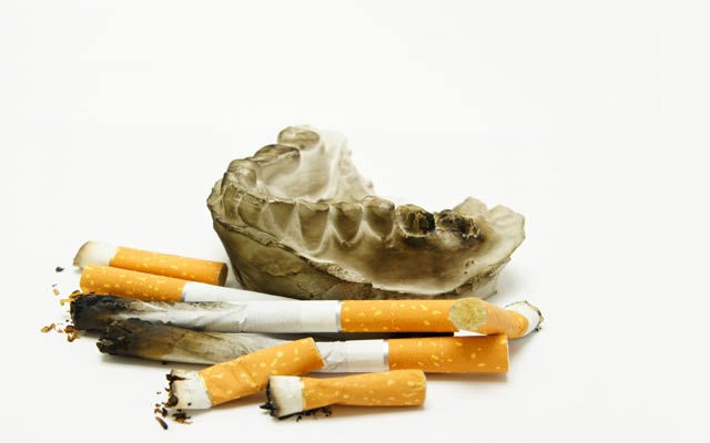 جگەرەكێشان ئەگەری شێرپەنجەی دەم تا دە جار زیاد دەكات