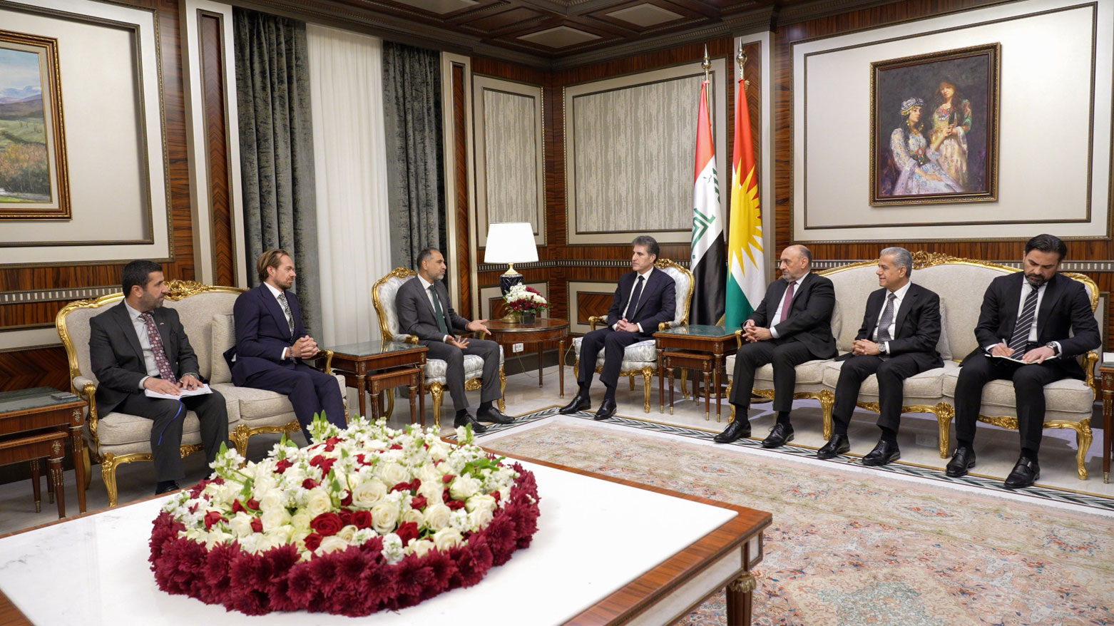 نيجيرفان بارزاني والسفير البريطاني يبحثان أوضاع العراق والمنطقة