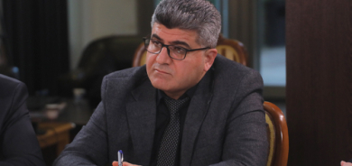 د.جەلال ئەحمەد ئەندامی بازنەی گفتوگۆ:  مرۆڤ بووە بە ڕۆبۆت و كۆیلەی ئامێری كۆمپانیا و سەرمایەدارەكان، بە جۆرێك بۆ ئەنجامدانی سادەترین كار و پێداویستی دەبێ ئامراز یا ئامێرێك بەكار بهێنێت