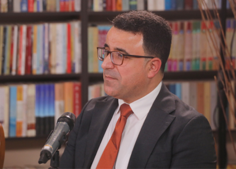 شڤان حەمدی ئەندامی بازنەی گفتوگۆ:  مۆبایلە زیرەكەكان لەجیاتی ئەوەی ئامرازی پەیوەندی بن، بوونەتە دیوارێك لە نێوان ئەندامانی خێزاندا