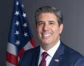 مايكل ريغاس :نسعى إلى نزع سلاح الجماعات المسلحة في العراق