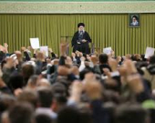 خامنئي يهدد بكسر قواعد الاشتباك