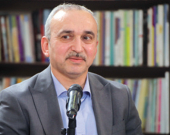 د.ڕەزوان سەدیق  پسپۆر و تایبەتمەند لە پەروەردەی دەروونی لە زانكۆی دهۆك:  پێویستە خێزانەكان خشتەیەكی كاتی دیاریكراویان هەبێت بۆ بەكارهێنانی ئینتەرنێت، تاوەكو ڕێگری بكرێت لە ئالوودەبوون و كاتێكی زیاتر بۆ قسەكردنی ڕووبەڕوو بڕەخسێت