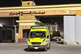 12 من سكان غزة دخلوا مصر في اليوم الأول لتشغيل معبر رفح