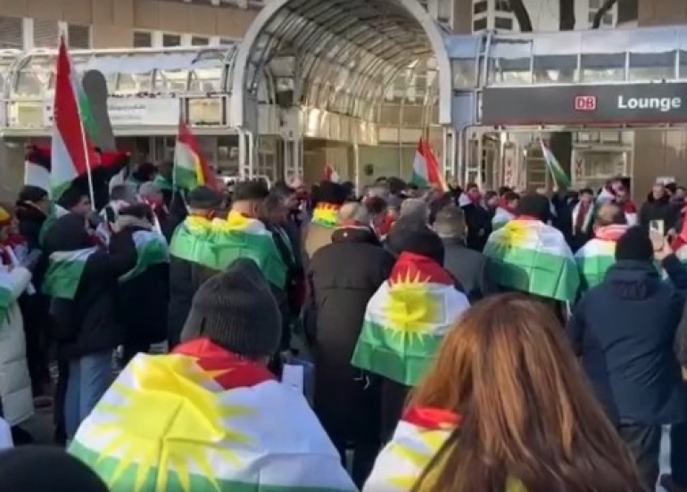 الجالية الكوردستانية في هولندا تقدم مذكرة مطالب رسمية للبرلمان الهولندي بشأن غرب كوردستان