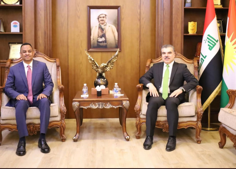 فارس عيسى يلتقي القائم بأعمال سفارة جمهورية الصومال الفدرالية في بغداد