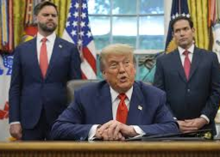 ترمب يرفض الانحياز إلى فانس أو روبيو بخصوص خلافته للرئاسة المقبلة