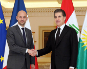 نــێــچــیــرڤـــان بـــارزانـــی ســـەرۆکی هه‌رێمی كوردستان  پێشوازیی لە  ژان نۆێل بارۆ وەزیری دەرەوەی فەرەنسا دەکات