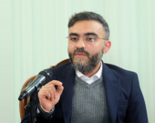 د.مستەفا ئەتروشی  پسپۆڕ لە زانستەكانی كۆمپیوتەر و تەكنەلۆژیای ڕۆبۆتیك:  حكومەت دەبێت پابەند بێت بەوەی هیچ دەرگایەكی لاوەكی (Bypass) لە سیستمی دیجیتاڵیدا نەهێڵێتەوە، تاوەكو هاووڵاتی بڕوای بە دادپەروەریی سیستمەكە هەبێت